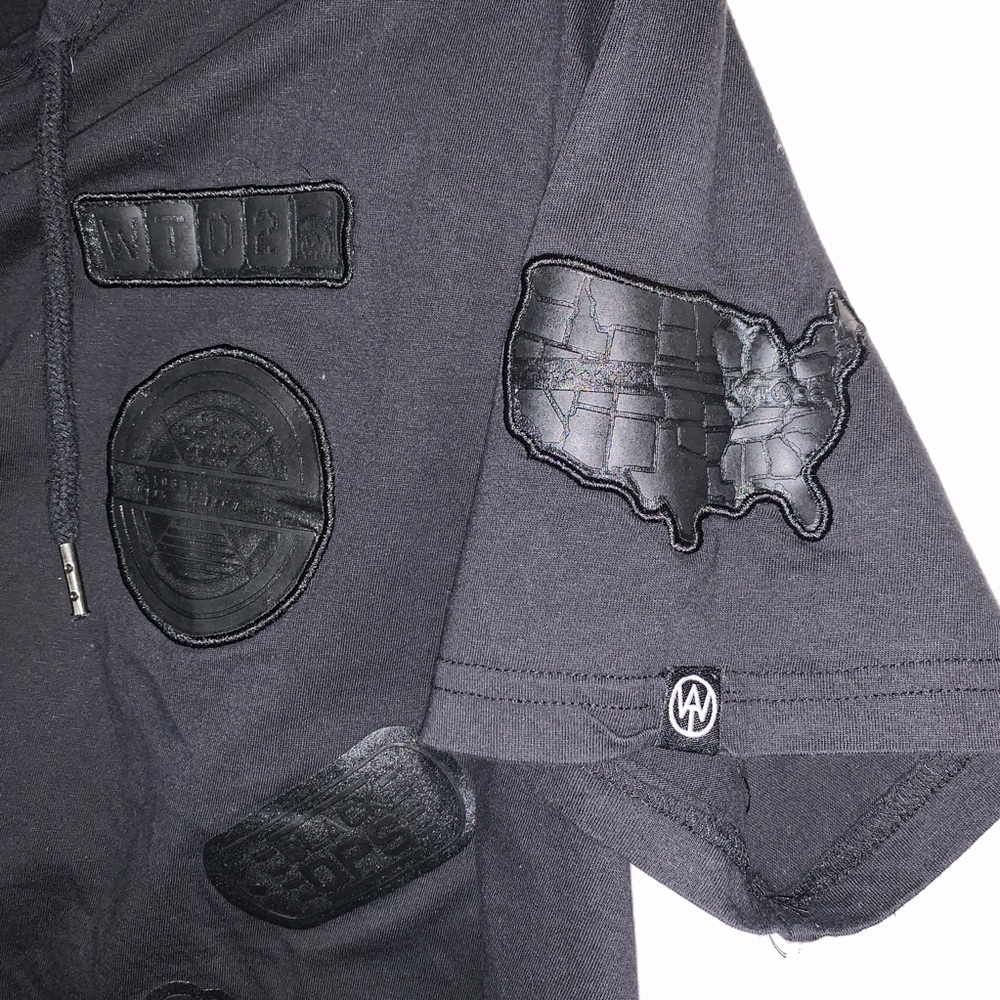 💚WT02 Men’s Black Short Sleeve Shirt w/ Hoodie